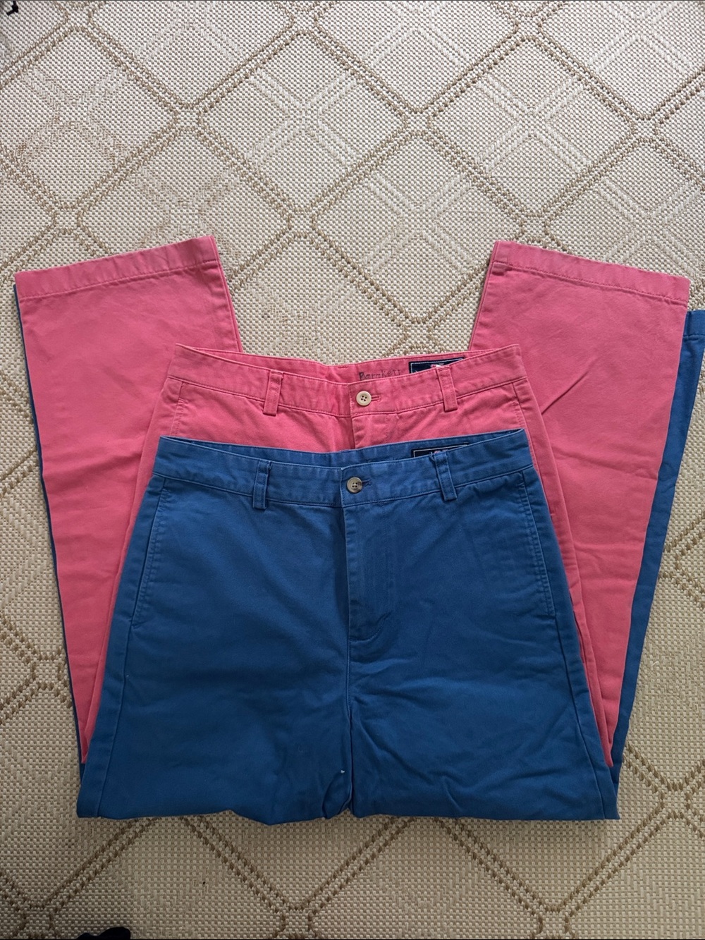 Big boys Vineyard Vines Chino Pants in Red and Blue - size 18; missing buttons